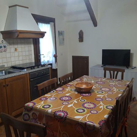 شقة La Casa Di Ida Porciano المظهر الخارجي الصورة